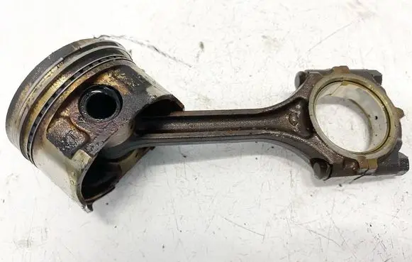 Mitsubishi Colt Piston with connecting rod g13m