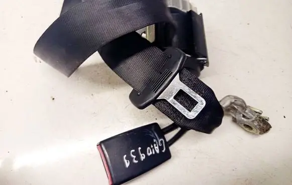 Volkswagen Polo IV 9N3 Rear seatbelt 6Q0857740