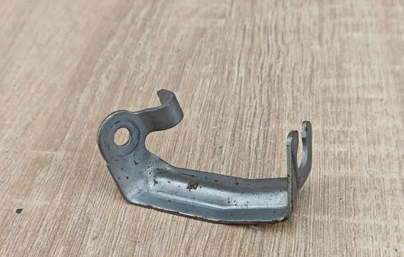 BMW 4 G22 G23 G24 G26 Oil filter mounting bracket 6898227