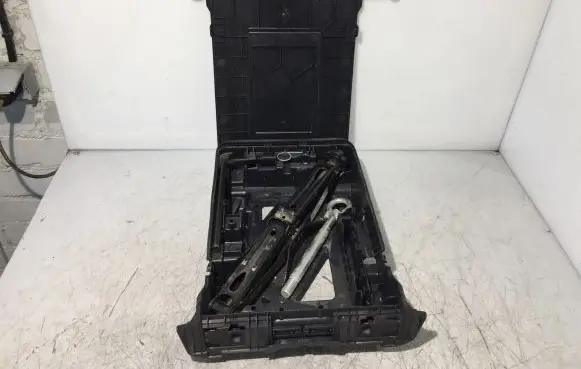 Toyota Proace Tool set 9807676080 9813844180 9811866680