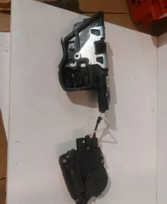 BMW 5 F10 F11 Front door soft close latching motor 4152309800