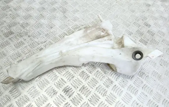 Volvo V50 Windshield washer fluid reservoir/tank 30657122 30657121