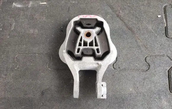 BMW X1 U11 Gearbox mounting bracket 9423382