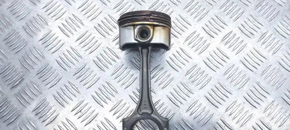 Toyota C-HR I Piston with connecting rod