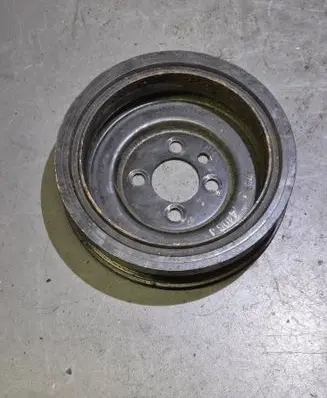 Volkswagen Touran I Crankshaft pulley 03G105243C