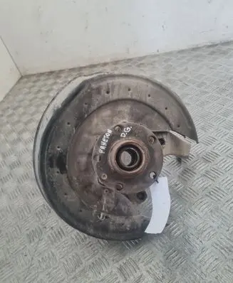Rear wheel hub