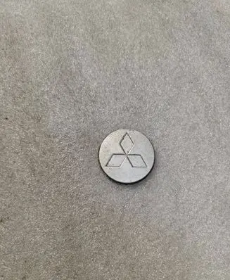 Mitsubishi Pajero Original wheel cap 