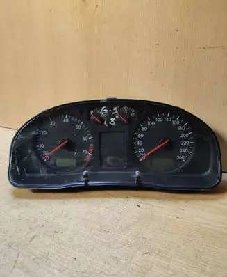 Volkswagen PASSAT B5 Speedometer (instrument cluster) 3B0919861B 110008793010