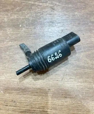 BMW 5 F10 F11 Windscreen/windshield washer pump 8377612