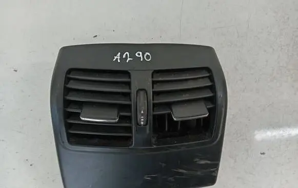 Mercedes-Benz E W212 Dash center air vent grill A2128300454