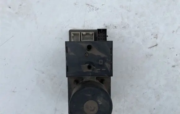 Audi A4 S4 B5 8D Central locking vacuum pump 8L0862257A