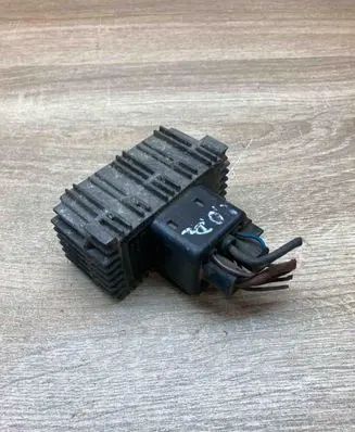 Opel Signum Glow plug pre-heat relay 09132691 WithPlug