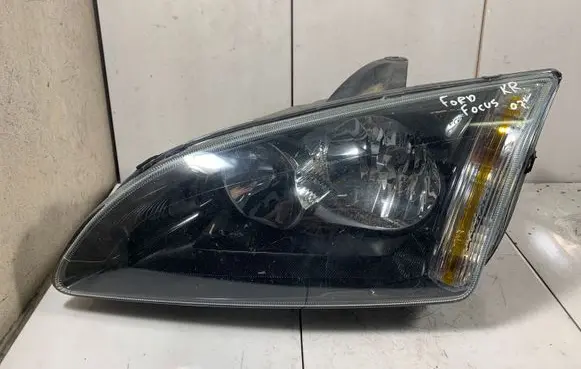 Ford Focus Headlight/headlamp 4M5113W030KE