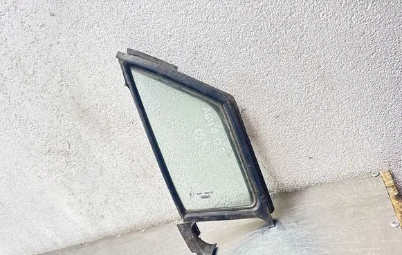 Opel Agila B Front door vent window glass four-door 43R004337