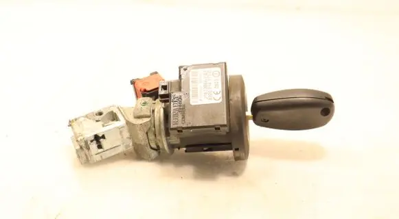 Renault Clio III Ignition lock 8200214173D