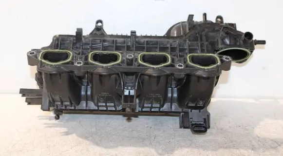 Volkswagen Golf Sportsvan Intake manifold 04E129711J 04E145749B 03G906051E