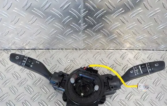 Hyundai Kona I Wiper turn signal indicator stalk/switch 93404J9860