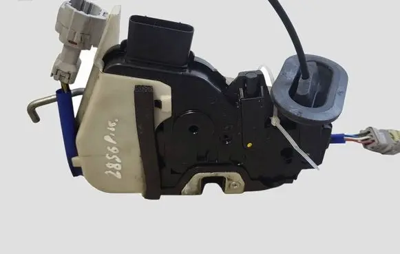 KIA Optima Front door lock 81310 A045777