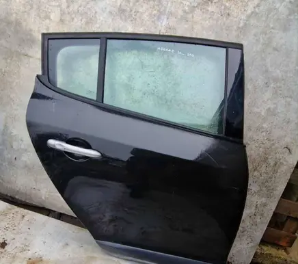 Renault Megane III Rear door