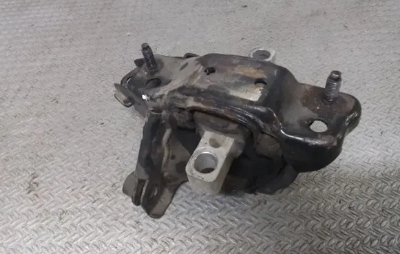 Seat Ibiza III (6L) Engine mount bracket
