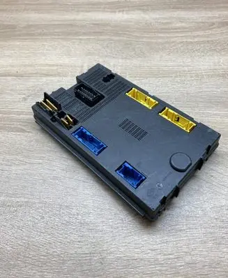 Renault Espace III Central body control module 7711198869