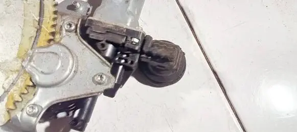 Suzuki Swift I Front door window regulator motor