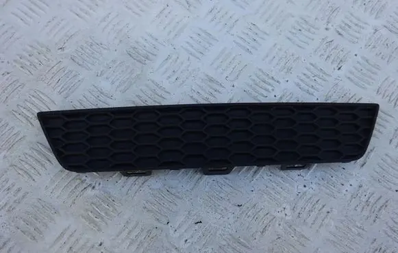 Audi A1 Front bumper lower grill 8XA807926