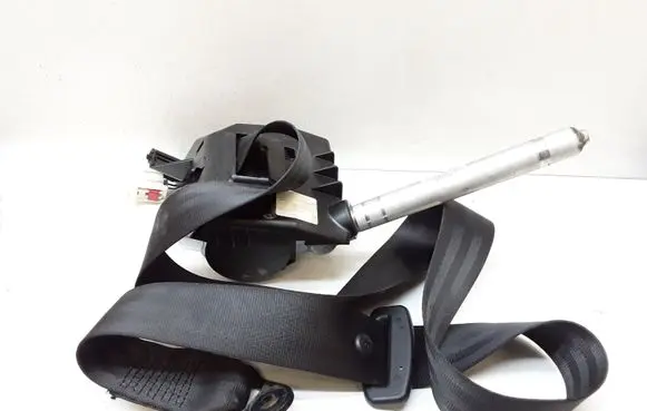 Middle seatbelt (rear)