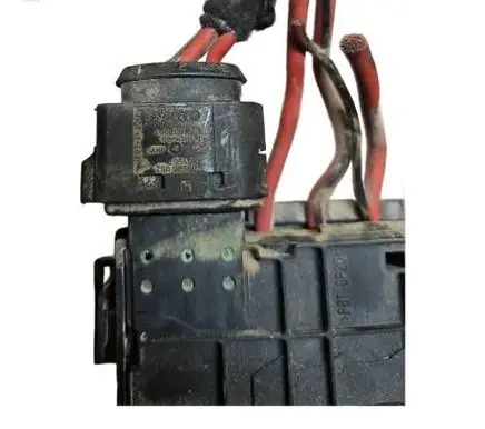 Skoda Octavia Mk2 (1Z) Fuse module 1j0937773
