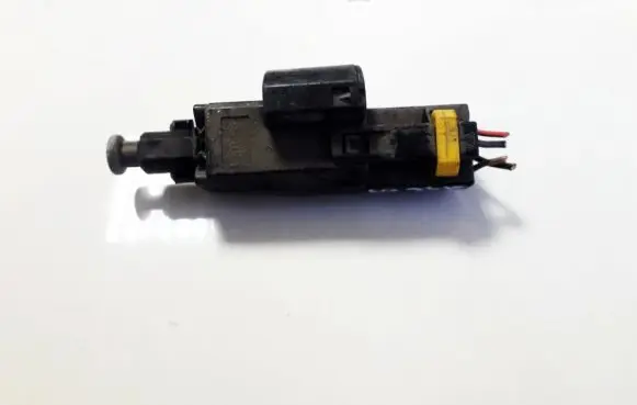 Opel Zafira A Brake pedal sensor switch 09132299