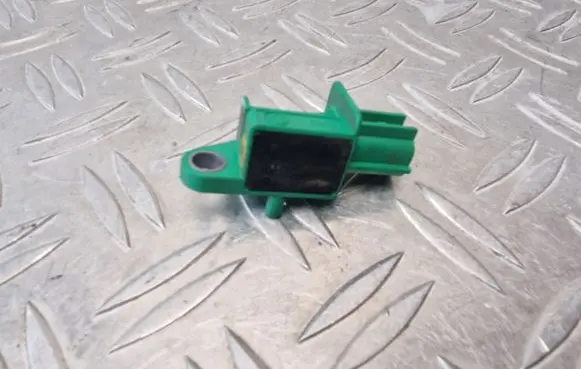 Volkswagen Scirocco Airbag deployment crash/impact sensor 5M0909606A