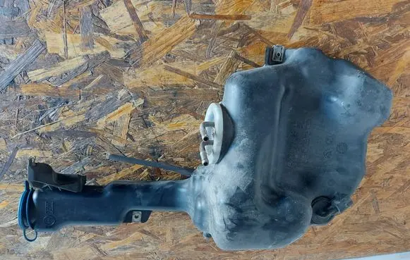 Mercedes-Benz E W212 Windshield washer fluid reservoir/tank A2048602060 A204869