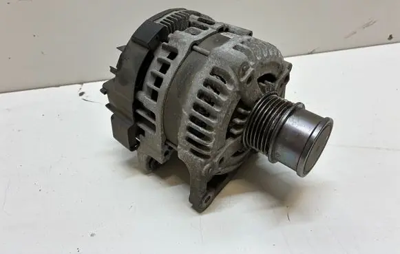 Audi A4 S4 B9 Generator/alternator 04E903024N