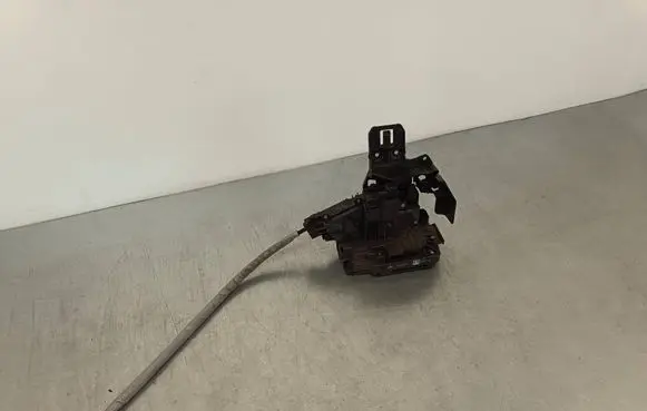 Mercedes-Benz C W205 Front door lock A2220063999