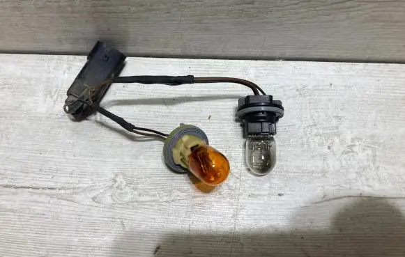 Citroen C3 Aircross Tail light bulb cover holder 33481-0401