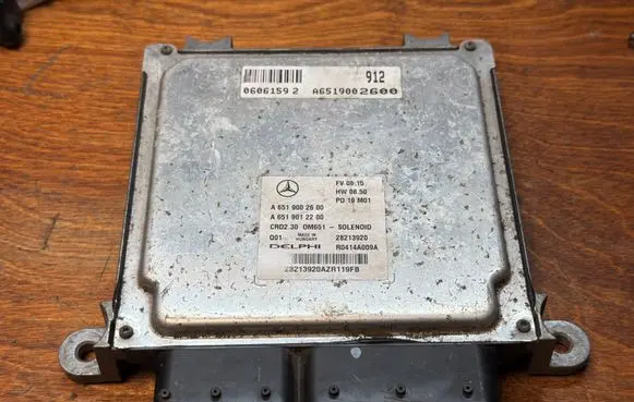 Mercedes-Benz Sprinter W906 Engine control unit/module A6519002600 A6519012200