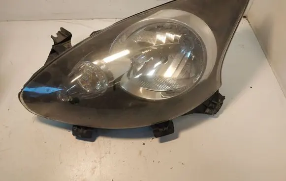 Toyota Aygo AB10 Headlight/headlamp 811700H010