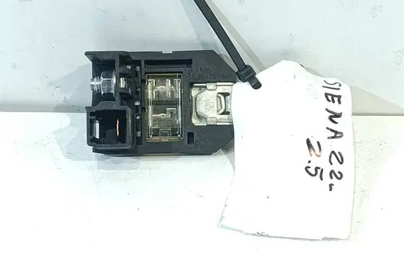 Toyota Sienna XL40 IV Battery relay fuse CY190632