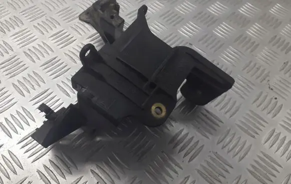 Opel Zafira B ABS pump bracket 13214939