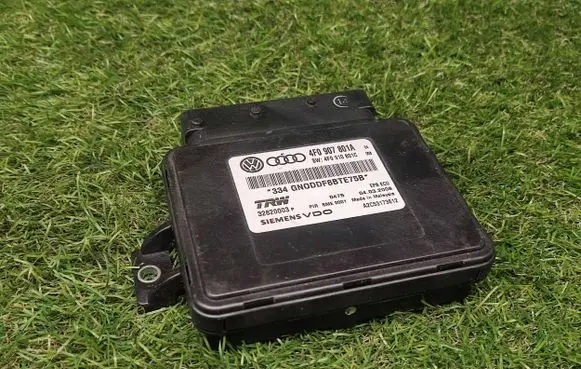 Audi A6 S6 C6 4F Hand brake control module 4F0907801A 4F0910801C