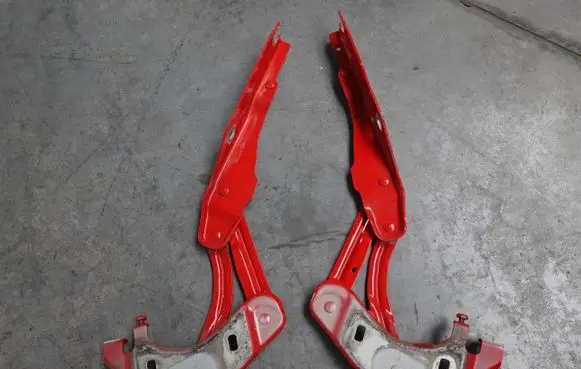 Audi A1 Engine bonnet/hood hinges 8X0823301 8X0823302