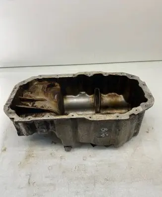 Volkswagen Touran I Oil sump 03C103603J 1J0907660C