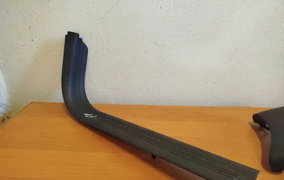 Volvo C30 Front sill trim cover 8641785 11137