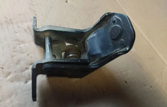 Lincoln Navigator Rear door upper hinge