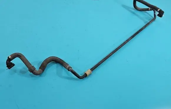 Engine coolant pipe/hose