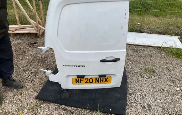 Peugeot Partner III Rear door