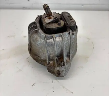 BMW 3 E90 E91 Engine mount bracket 22116760330 13981112