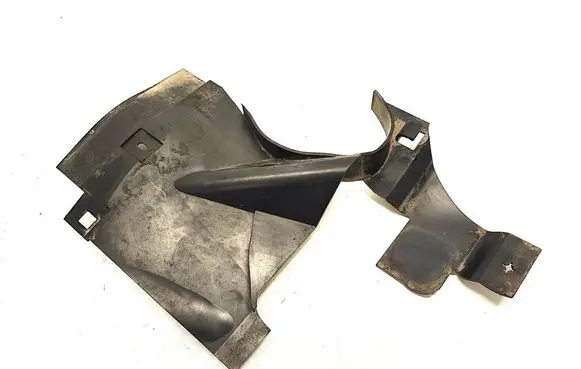Front wheel arch liner splash guards