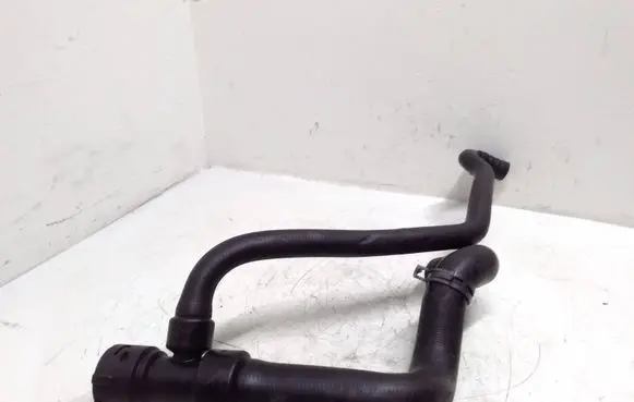 Volkswagen PASSAT B5 Engine coolant pipe/hose