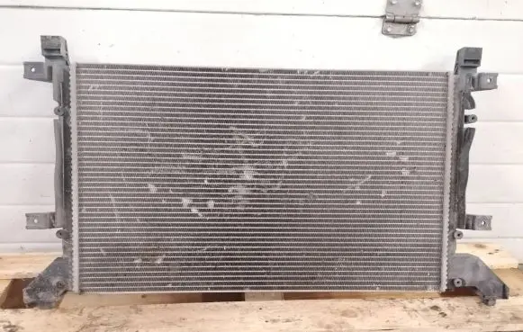 Volkswagen II LT Coolant radiator 2D0121253E